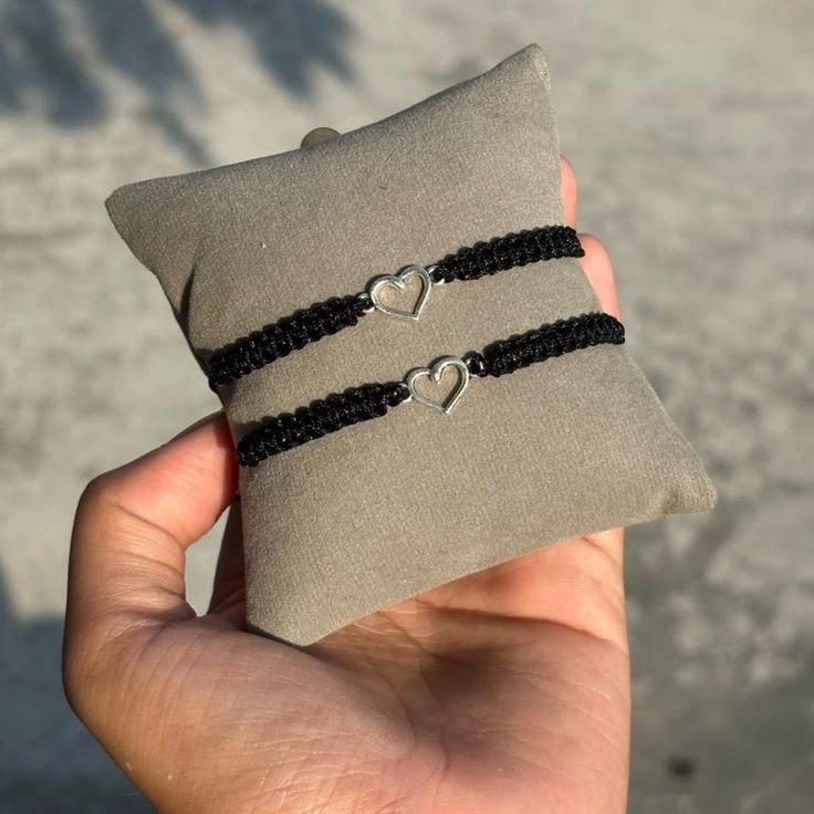 Gelang yang Sederhana, Tapi Diam-Diam Punya Daya Tarik yang Bikin Penasaran